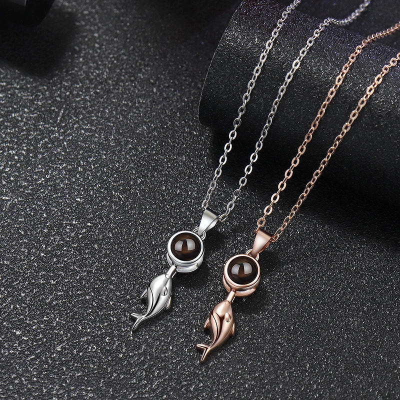 Small Fish Projection Necklace Simple Fashion Temperament Pendant