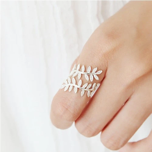 Ladies Fashion Leaf Diamond Adjustable Ring