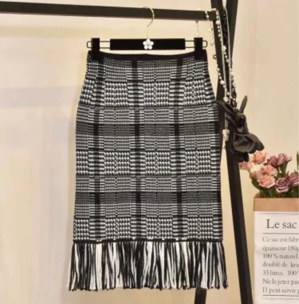 Fringed Knitted Black And White Plaid Skirt