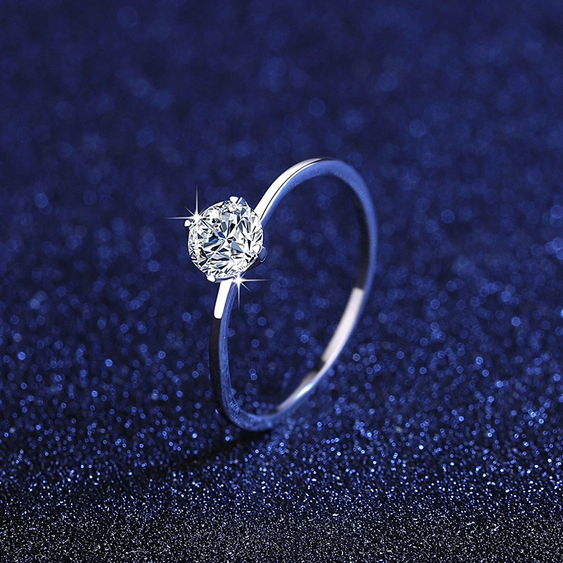 Women's Simple And Fashionable Moissanite Silver Ring