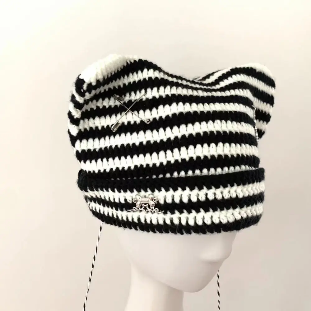 Knitted Cat Punk Cross Ball Hat