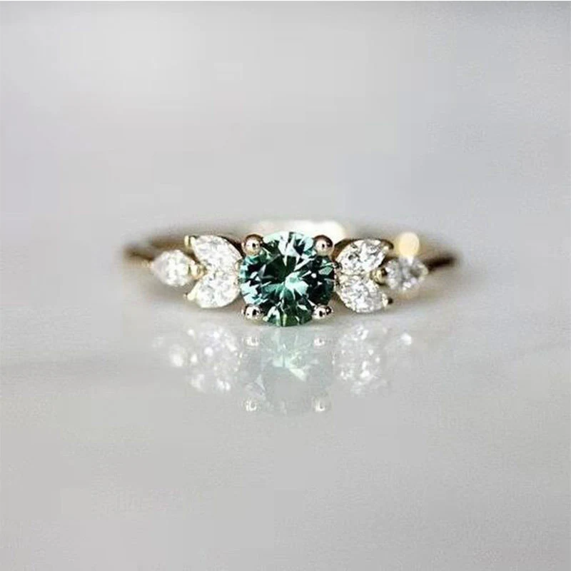 Emerald Ring Fashion Set With Diamonds