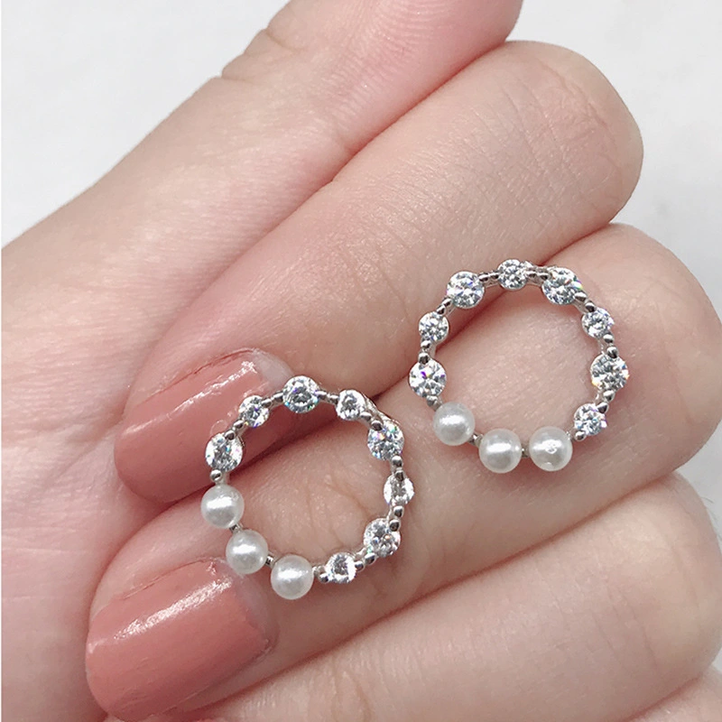 Fashion Rhinestone Pearl Stud Earrings Sweet And Cute