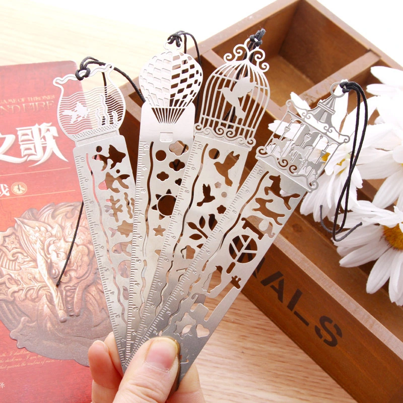 Fashion Personality Hollow Exquisite Metal Bookmark