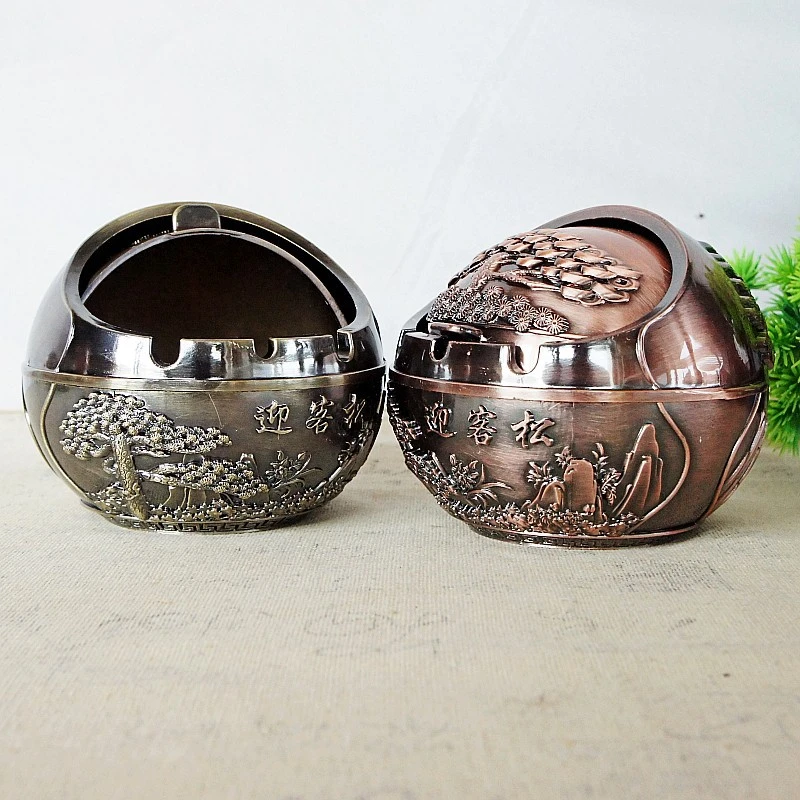Metal Handicraft Electroplating Spherical Welcome Pine Ashtray