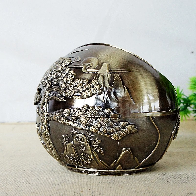 Metal Handicraft Electroplating Spherical Welcome Pine Ashtray