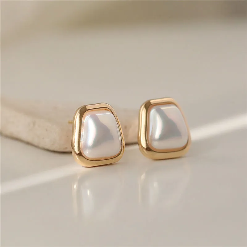 High-grade Earrings French Korean Style Vintage Pearl New Earrings Graceful Online Influencer Elegant Silver Stud Earrings Women