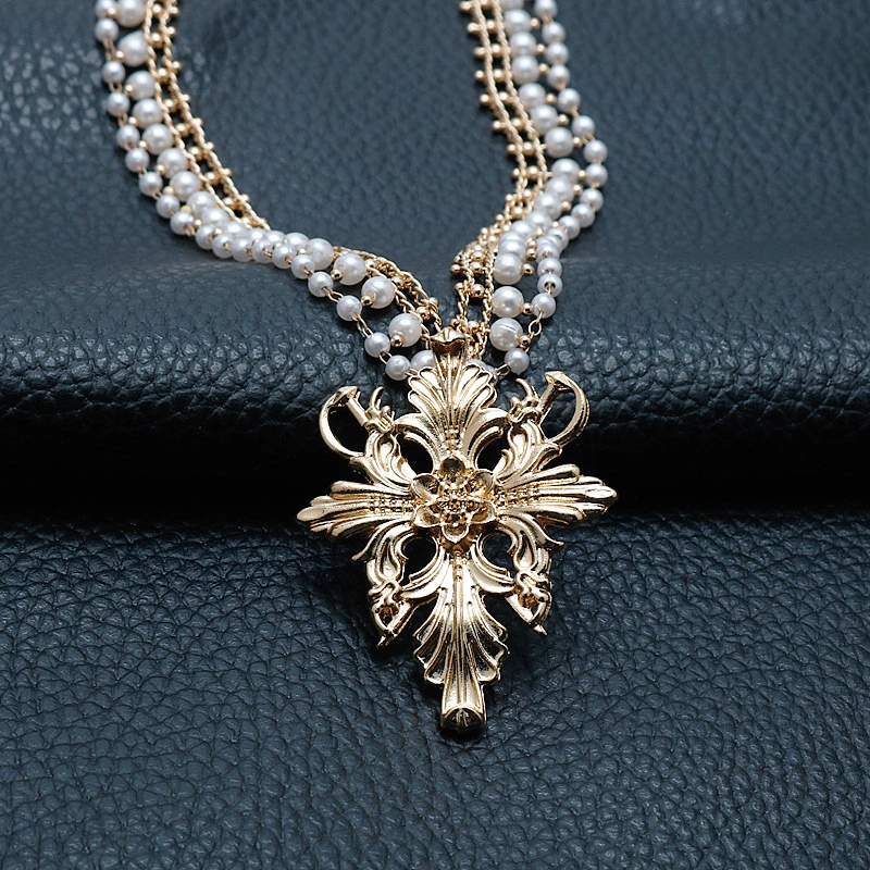 Pearl Moth Female Lace Necklace Cos Jewelry