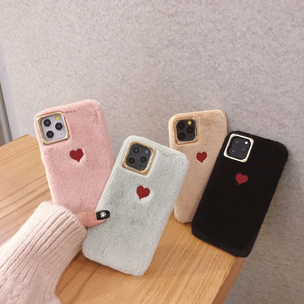 Autumn and winter small love warm plush phone case