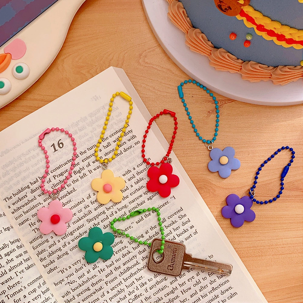 Fashion Colorful Flower Shape Pendant Keychain