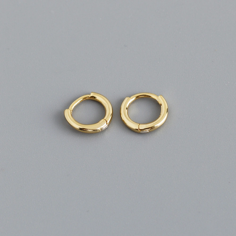 High-quality Circle-shaped S925 Sterling Silver Ear Buckle