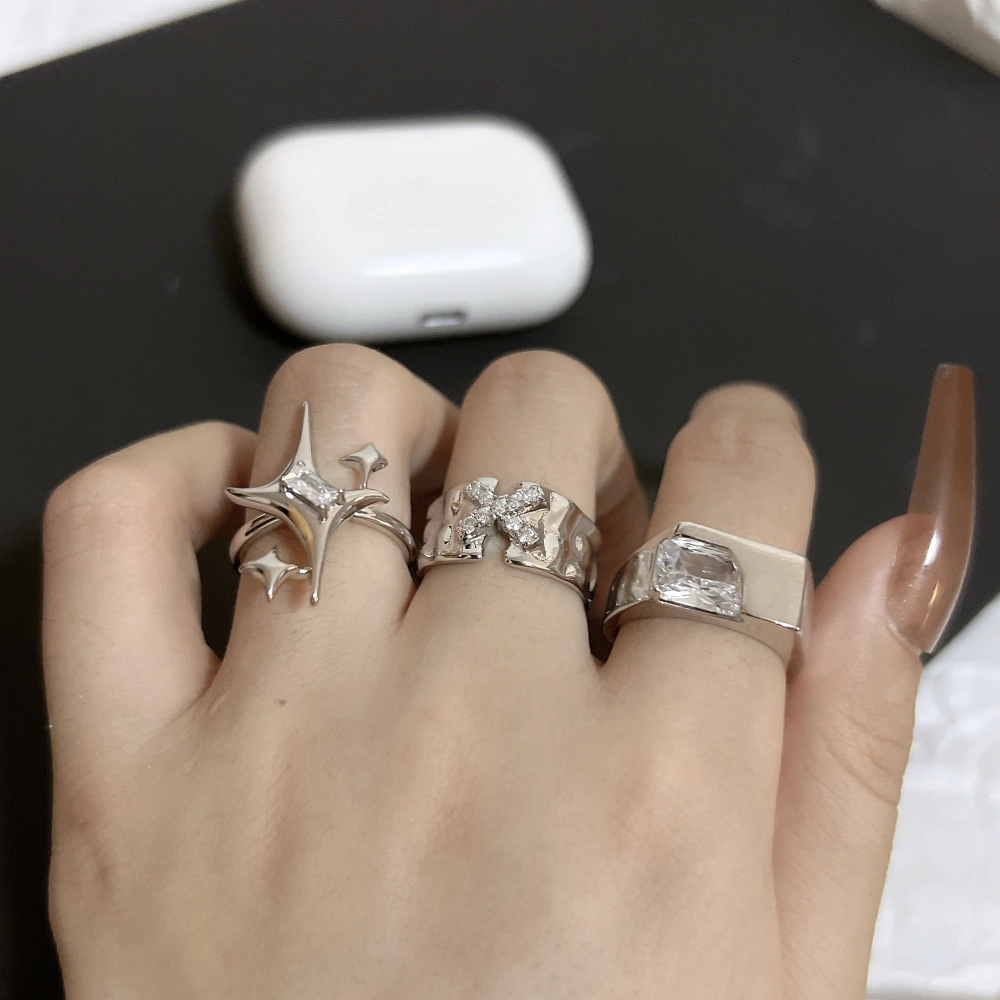 Niche Mansing Couple Design Letter Ring