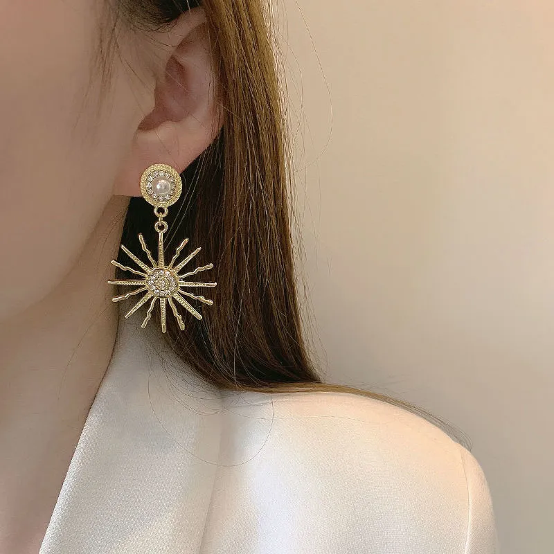 Vintage Minimalist Pearl Earrings Design