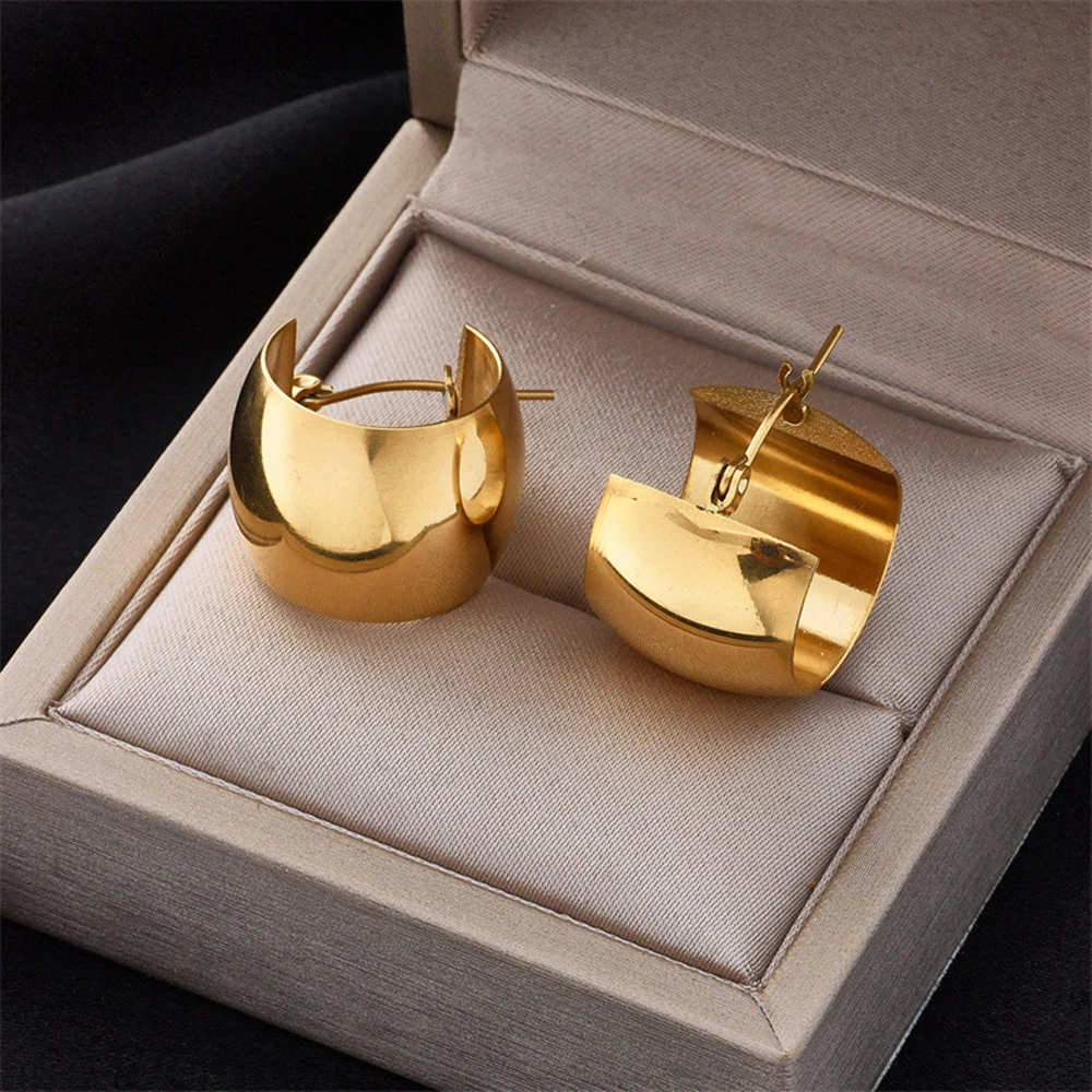 Women's Trendy Gold Ball Ear Buckles With Unique Temperament