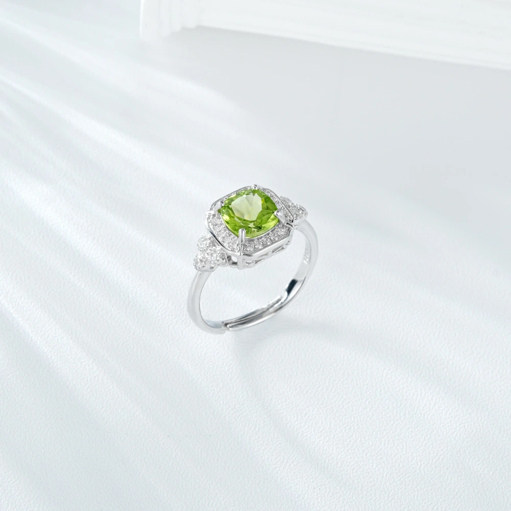 Luxury Women's Ring Temperament Small Sugar Peridot Ring S925 Silver