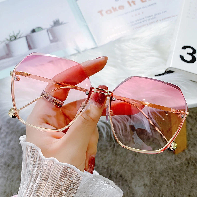 Diamond Cut Edge Rimless Two-tone Sunglasses