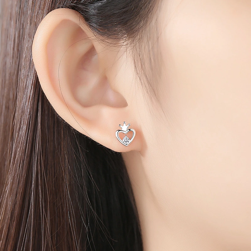 Female Sweet Simple Small Diamond Studded Earrings