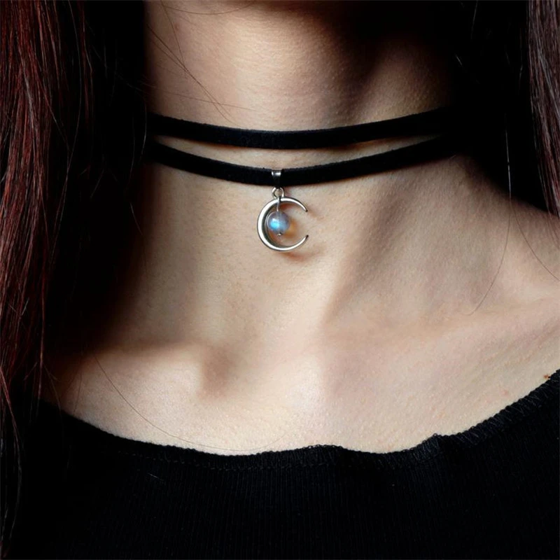 Clavicle Chain Black Wide Edge Covers Neck