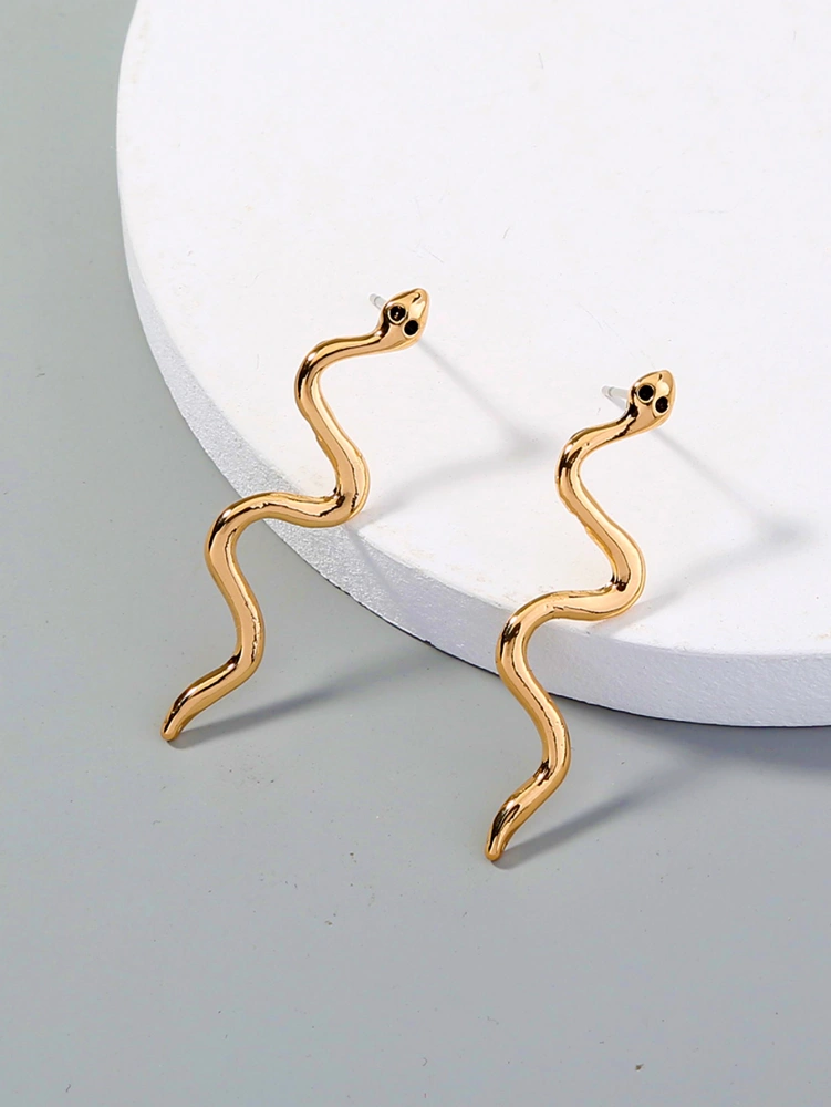 Trendy simple ins golden pop twisted snake metal earrings earrings