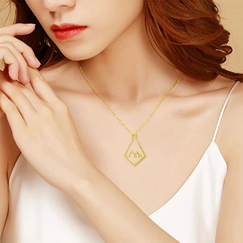 Women's Fashion Simple Geometric Pendant Necklace