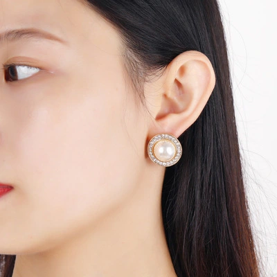 French Royal Style Soft-looking Pearl Ear Studs