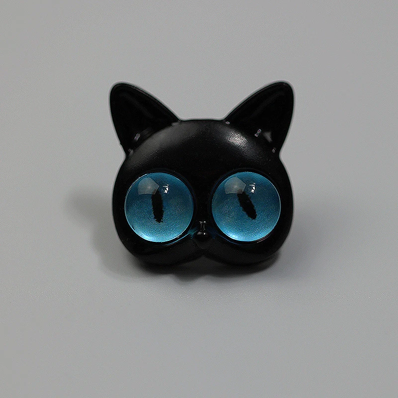 Wind-up Big Blue-eyed Cat Earrings