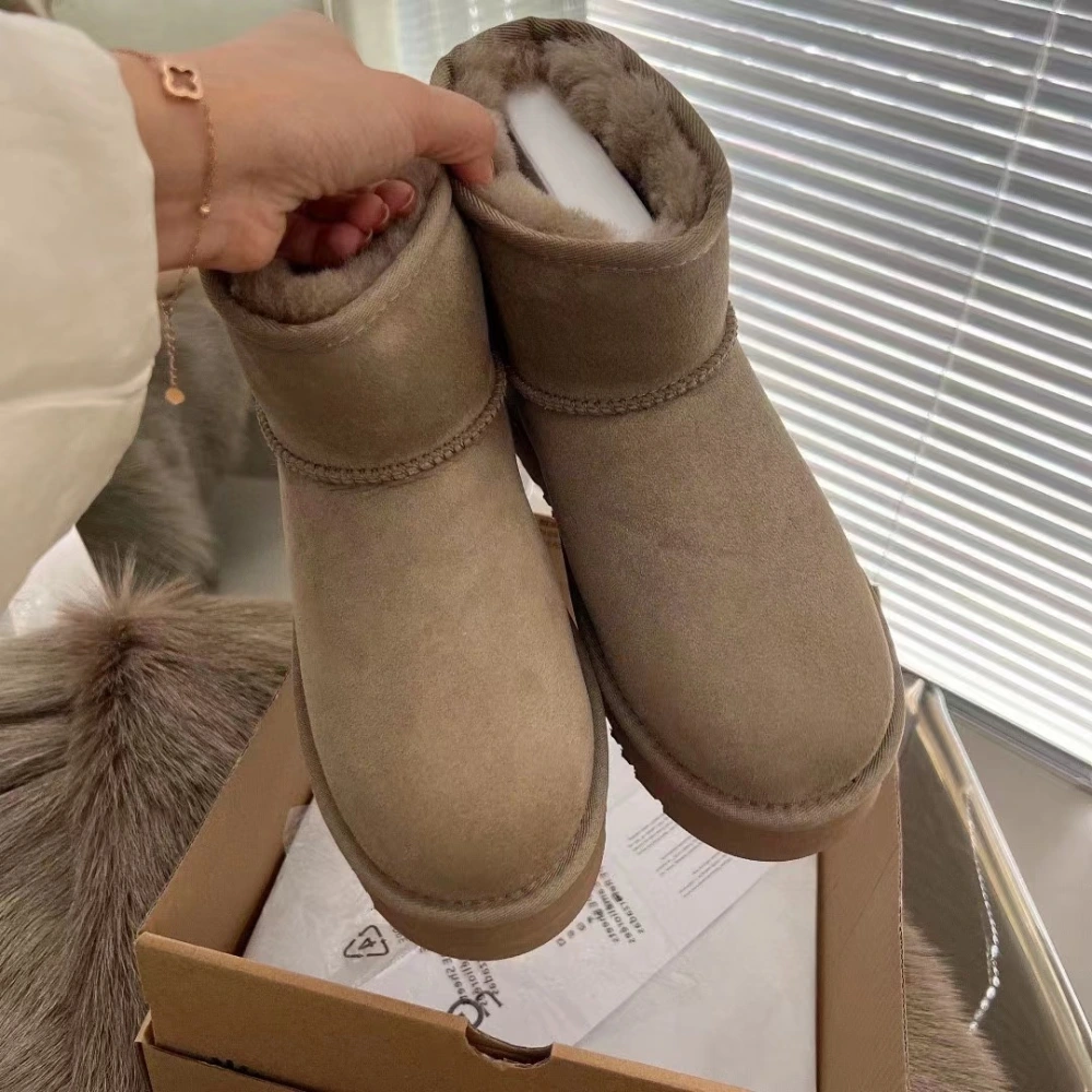 Women's Fashionable Sheepskin And Fur Snow Boots