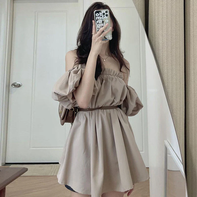 Women's Fashion Retro One-piece Collar Wood Ear Trim Lantern Sleeve Dress