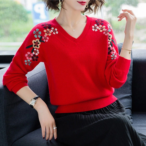 Loose Short Western Style Embroidered Knitted Bottoming Shirt