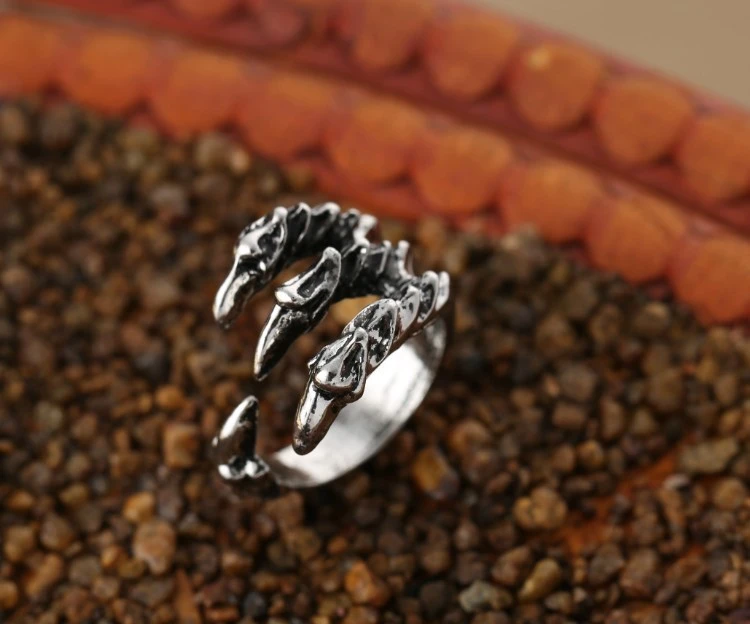 Men's Eagle Claw Ring With An  Titanium Steel Mouth