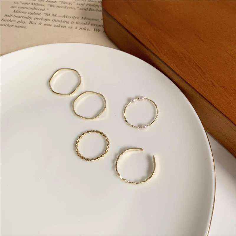 Five-piece Pearl Wavy Combination Ring