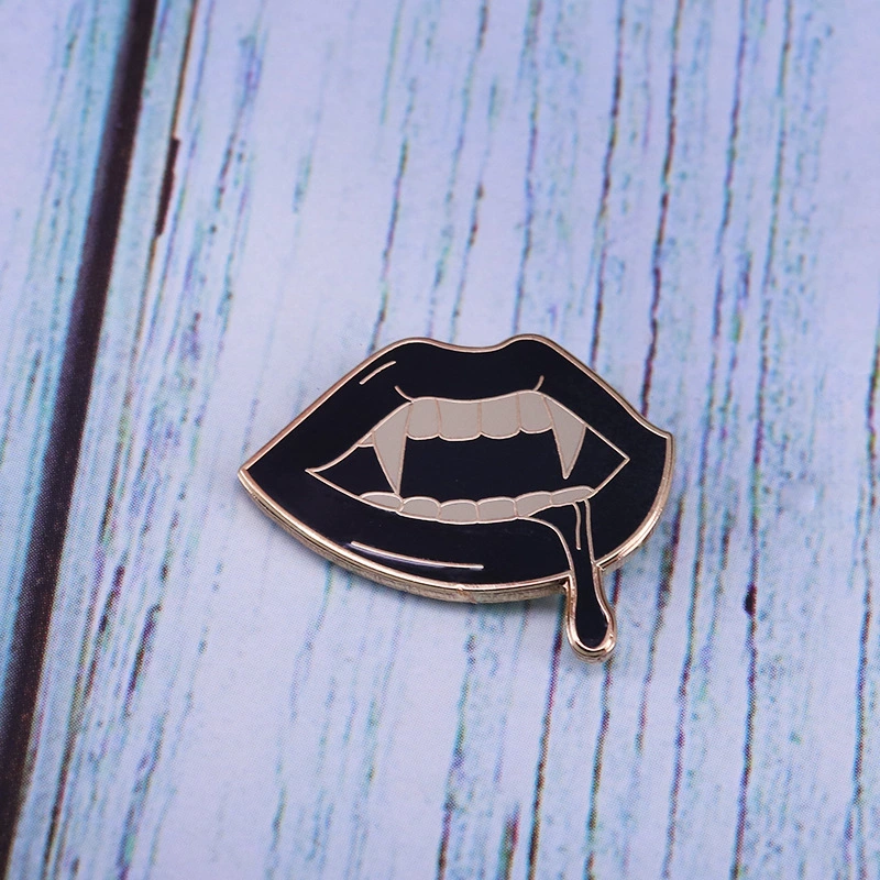 Black Fashion Creative Horror Lips Brooch