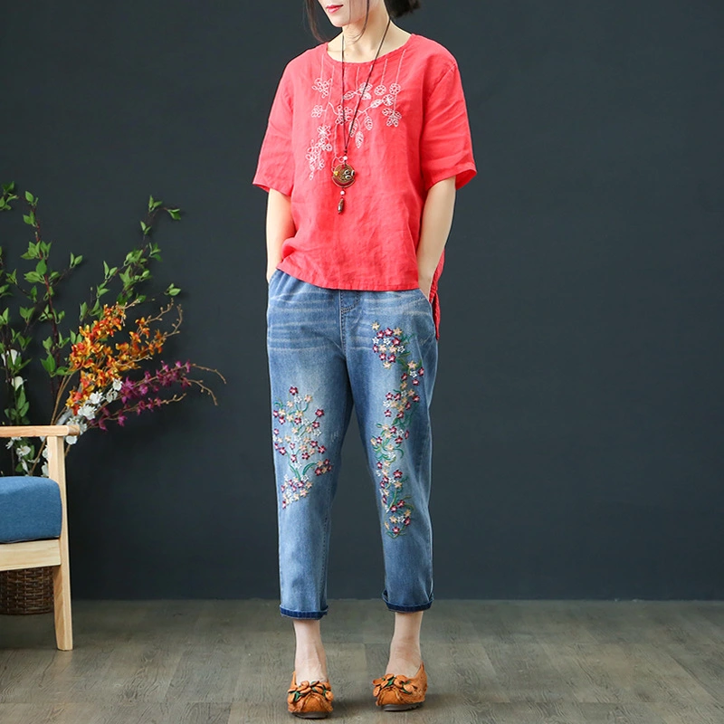 Women's Art Embroidery Plus Size Loose Light Blue Jeans