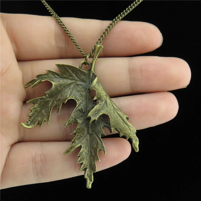 Hot Maple Leaf Necklace In Europe And America