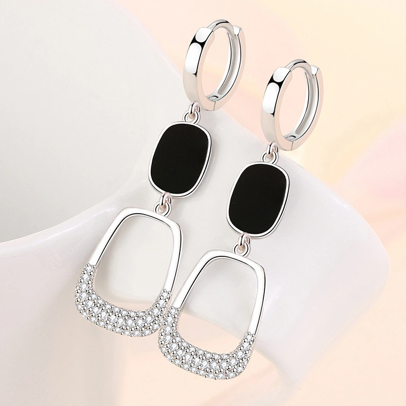 Hollow Out Diamond Inlaid Oval Earrings