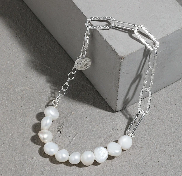 Fashion Baroque Water Pearl Chain Texture