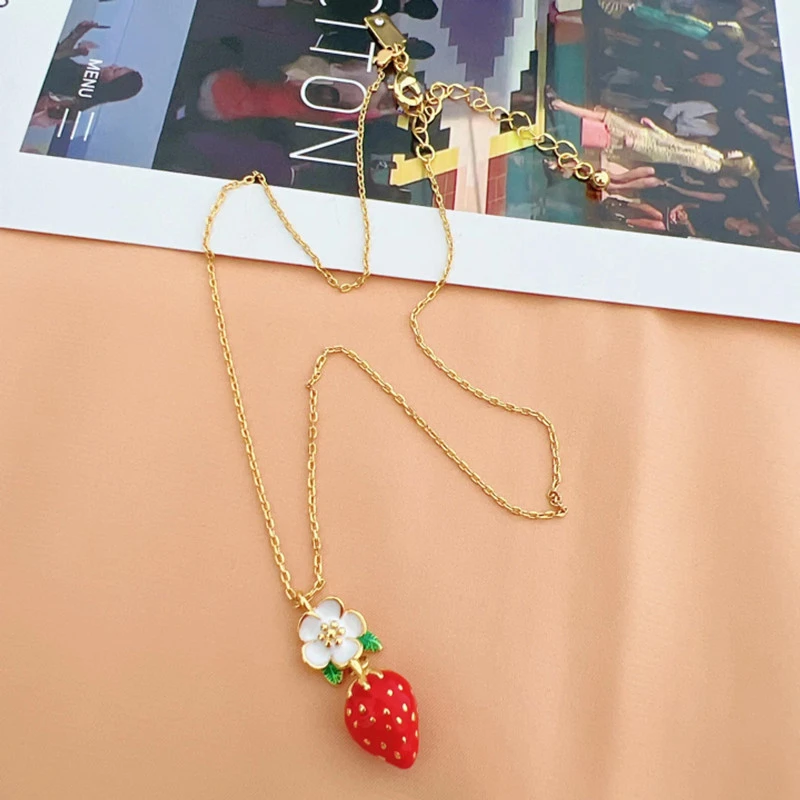 Strawberry Flower Lovely Simple Gold-plated Necklace