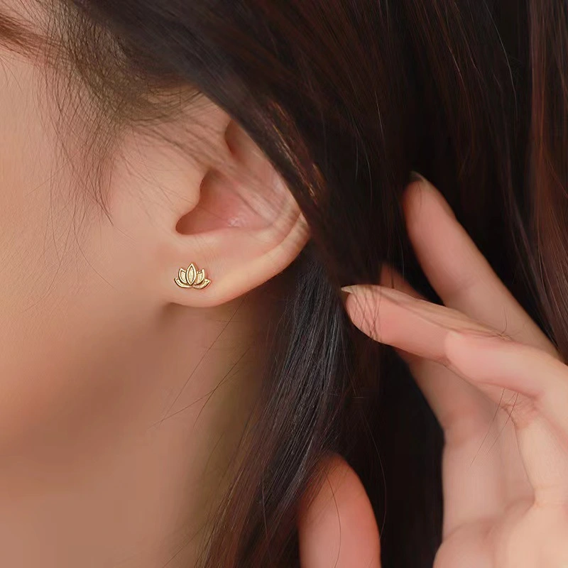 Women's New Mini Flower Earrings Are Simple