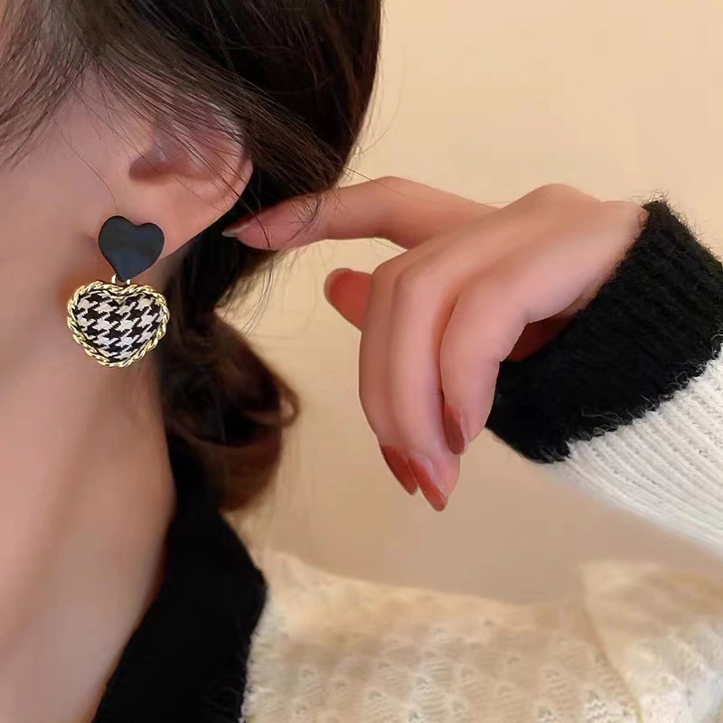 Women's Silver Post Heart Houndstooth Drop Earrings