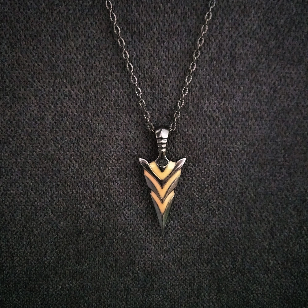 Luminous Arrow Necklace Vintage Light-emitting Pendant