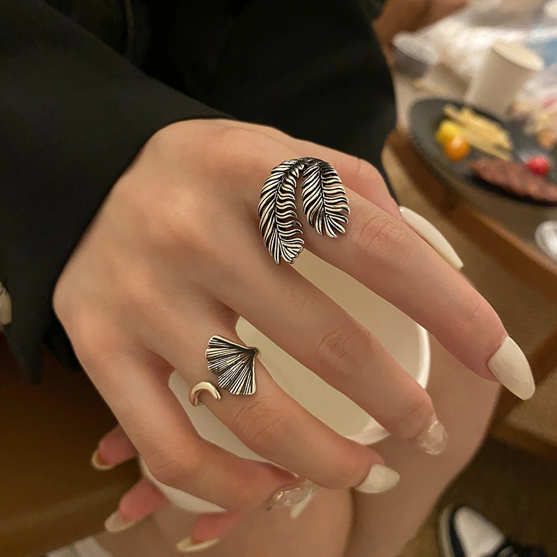 Black Retro Personality Women Feather Ring Women