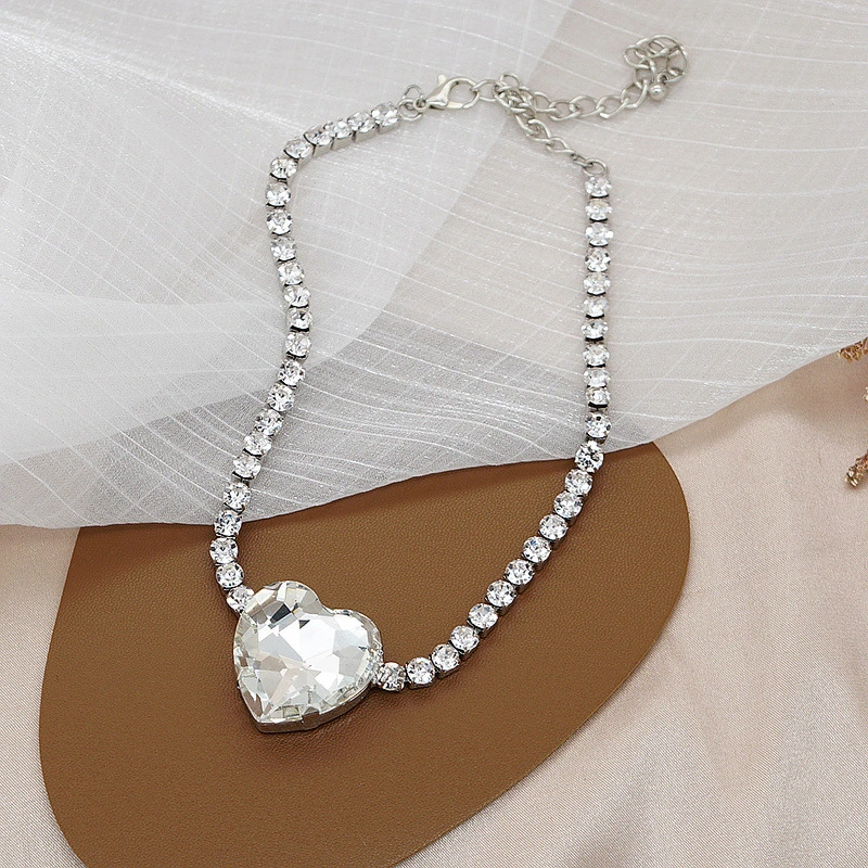 Luxury Big Heart Necklace Women's Wedding Dress All-match Clavicle Chain