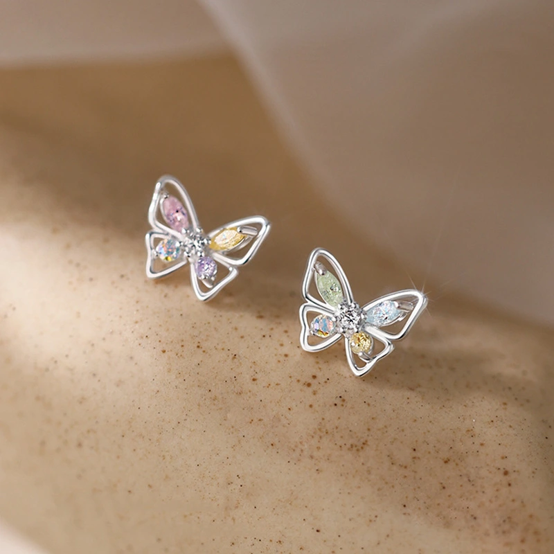 Women's Simple And Luxurious Butterfly Earrings