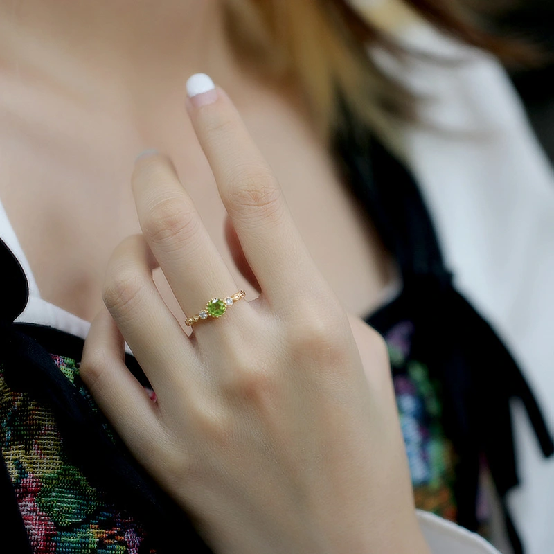 Lace Hollow Rural Green Peridot Ring