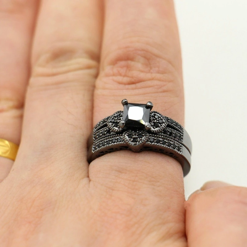 Popular Double-row Black Diamond Ring