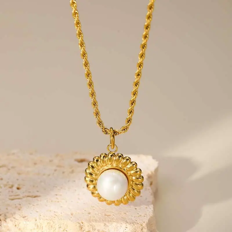 Natural Freshwater Pearl Pendant Necklace