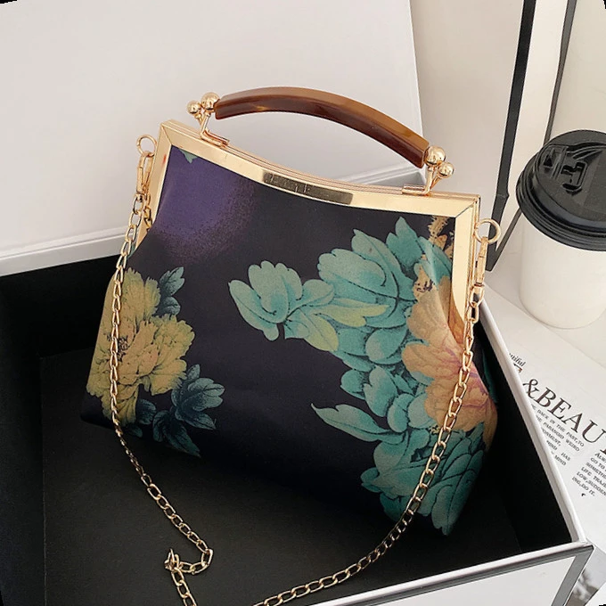 Portable Clip Female Chinese Style Peony Middle-aged Crossbody Bag