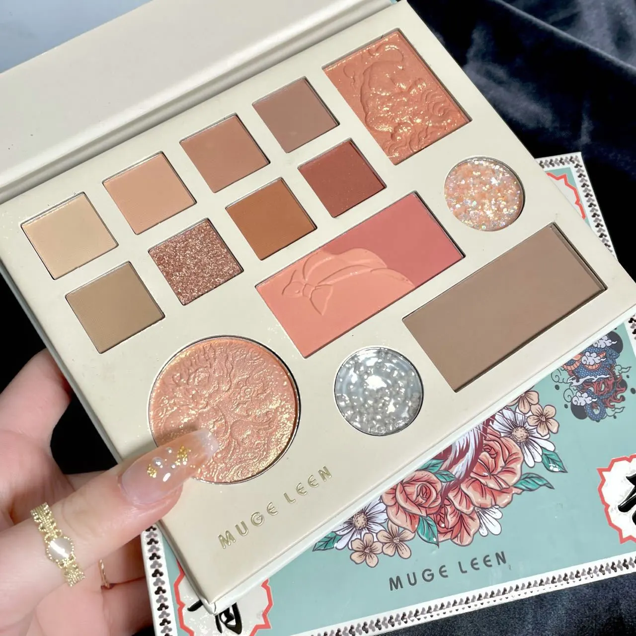 Matte Earth Color Eye Shadow Plate