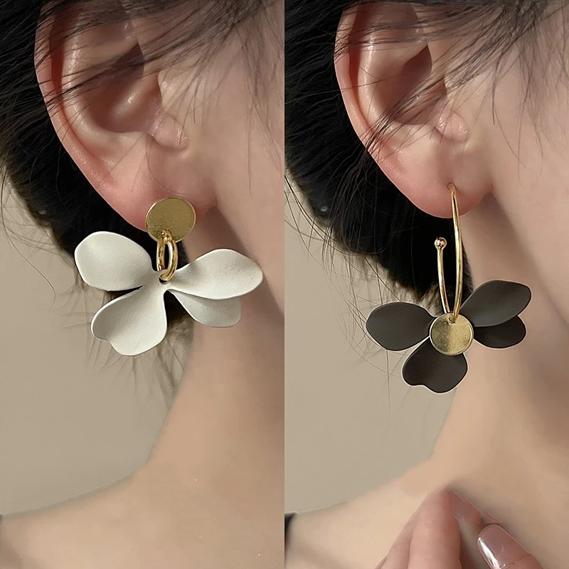 Autumn And Winter French Retro Senior Sense Matte Petal Asymmetrical Earrings