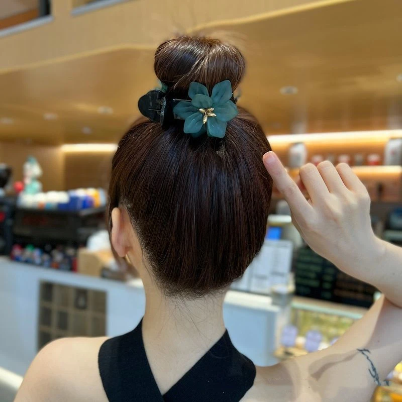 Women's Fashionable And Airy Floral Styled Pillow Hair Clips